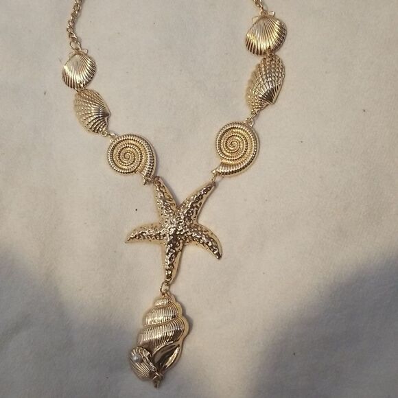 ❤ Starfish and Shell Necklace - Picture 9 of 9